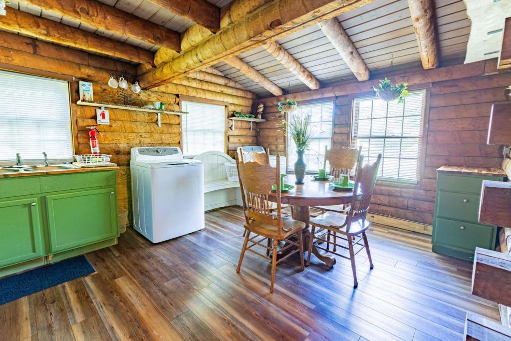 Authentic Log Cabin Mins From Chatts Best Sites Villa Чатануга Екстериор снимка